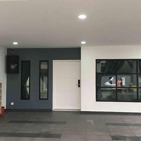 Willa 22Pax :Taman Pelangi Party House Nearby Midvelly Johor Bahru Zewnętrze zdjęcie