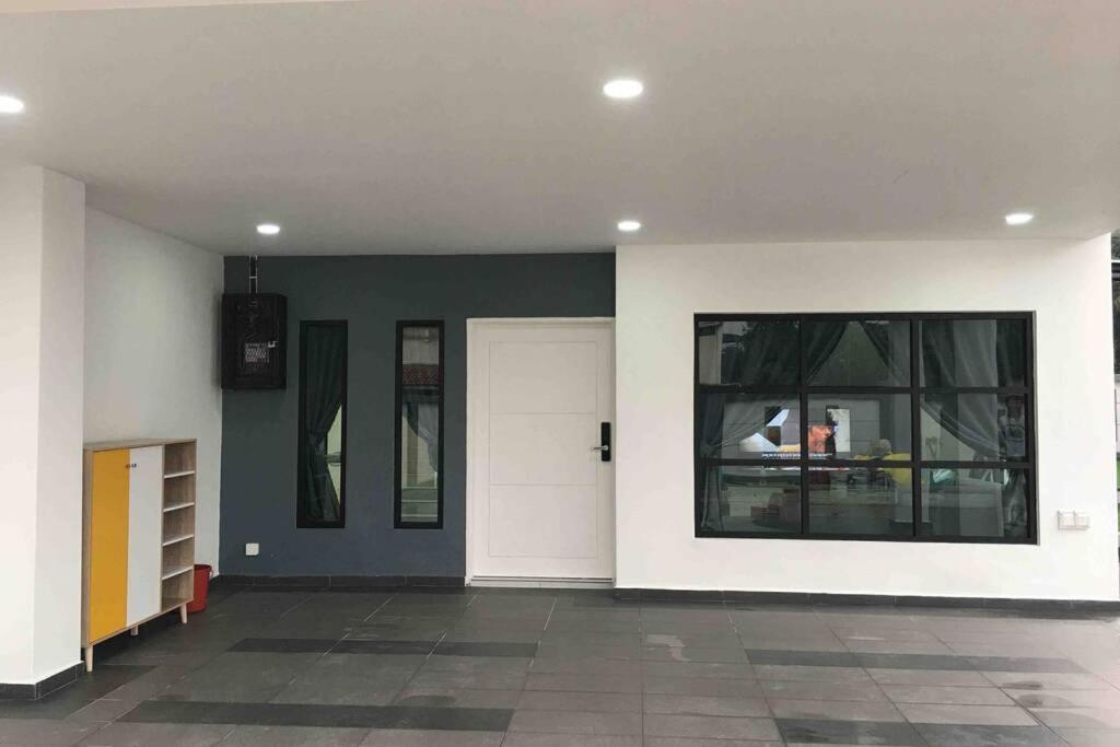 Willa 22Pax :Taman Pelangi Party House Nearby Midvelly Johor Bahru Zewnętrze zdjęcie