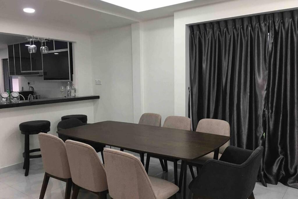 Willa 22Pax :Taman Pelangi Party House Nearby Midvelly Johor Bahru Zewnętrze zdjęcie