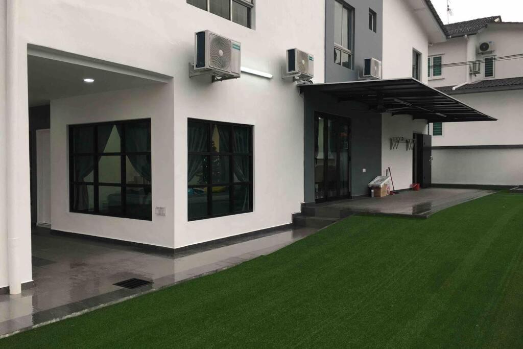 Willa 22Pax :Taman Pelangi Party House Nearby Midvelly Johor Bahru Zewnętrze zdjęcie