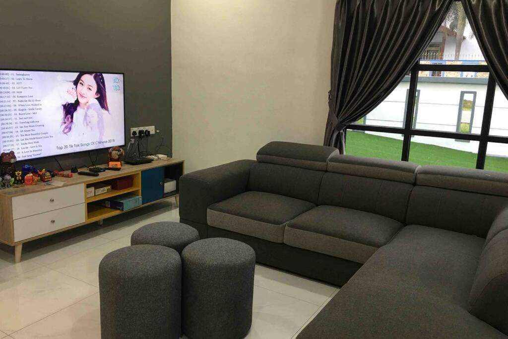 Willa 22Pax :Taman Pelangi Party House Nearby Midvelly Johor Bahru Zewnętrze zdjęcie